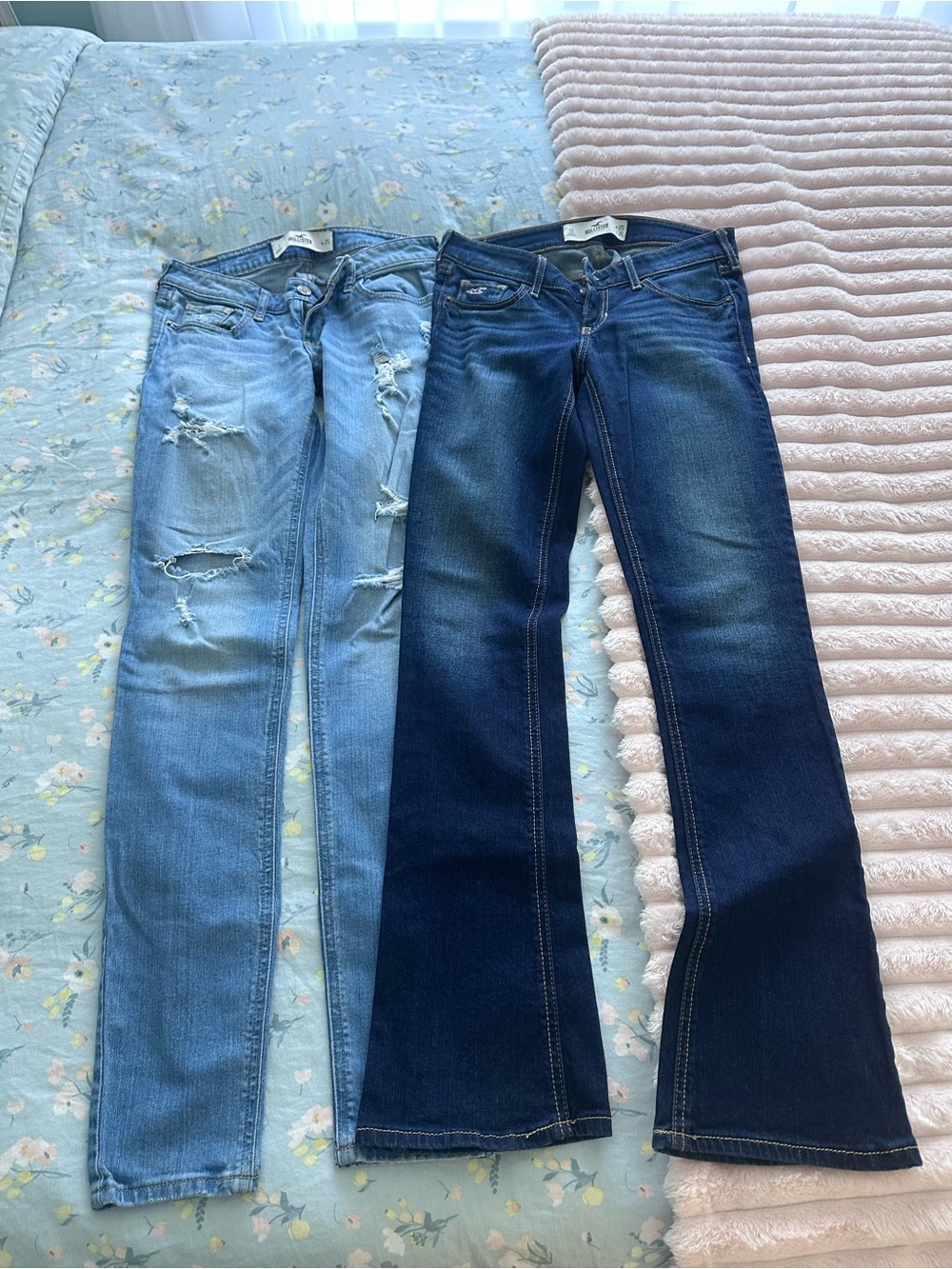 Women’s Distressed Light Wash & Dark Blue Jeans - Twin Pack